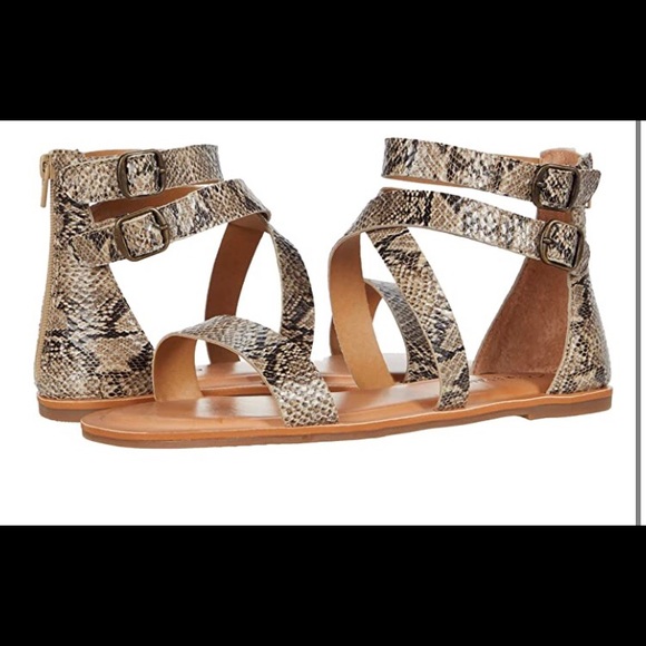 Lucky Brand Other - Lucky Brand Loreinn sandal Big Kid size 5